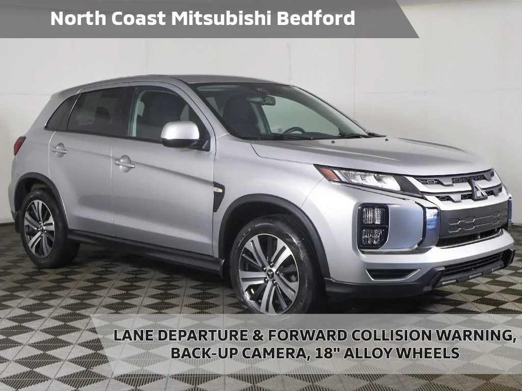 Used 2023 Silver Mitsubishi 2.0 ES image 1