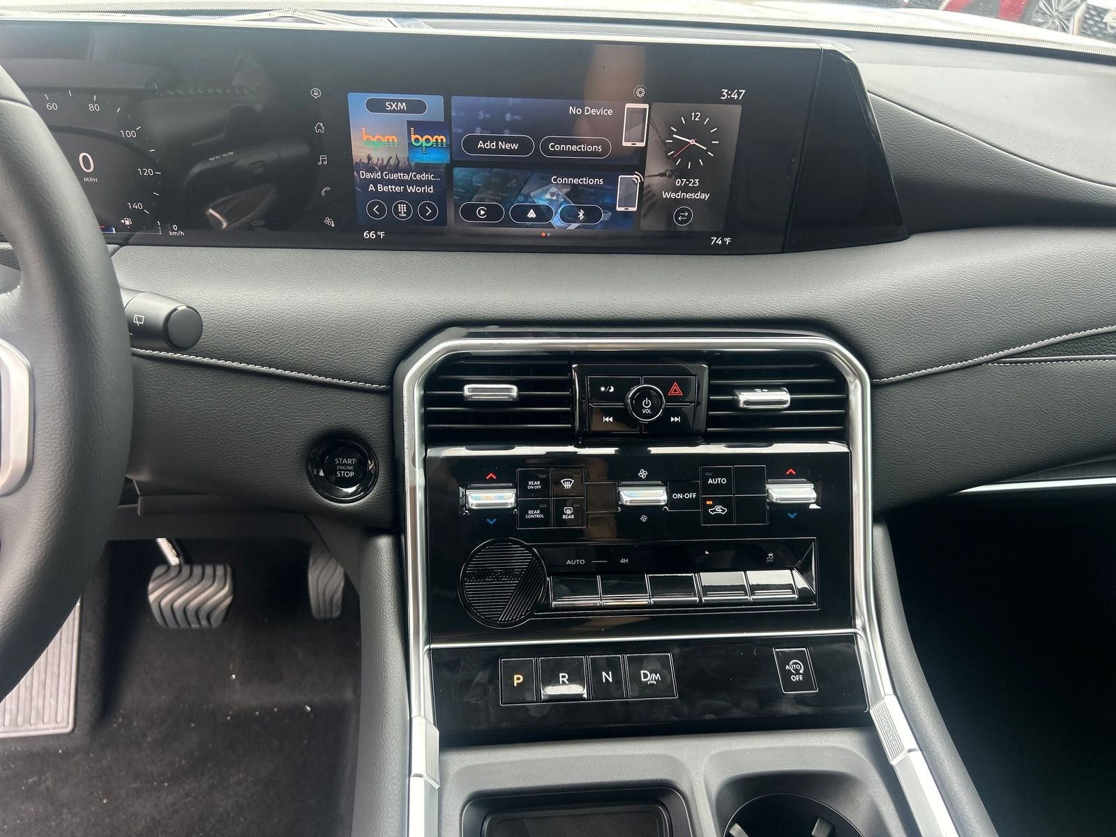 2025 Nissan Armada SV - Photo 32