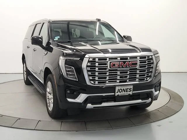 Used 2025 Onyx Black GMC Denali image 3