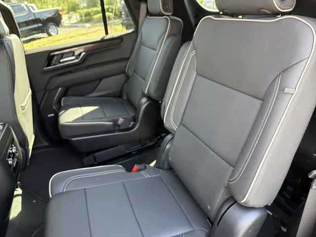 New 2026 Sterling Metallic GMC Elevation image 18