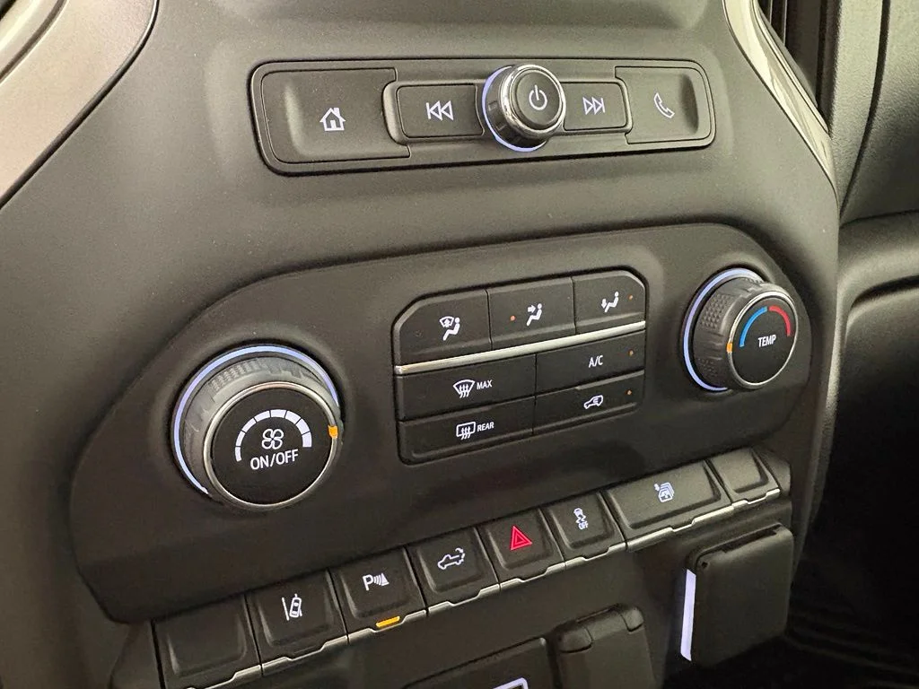 Used 2025 White Chevrolet Custom image 36