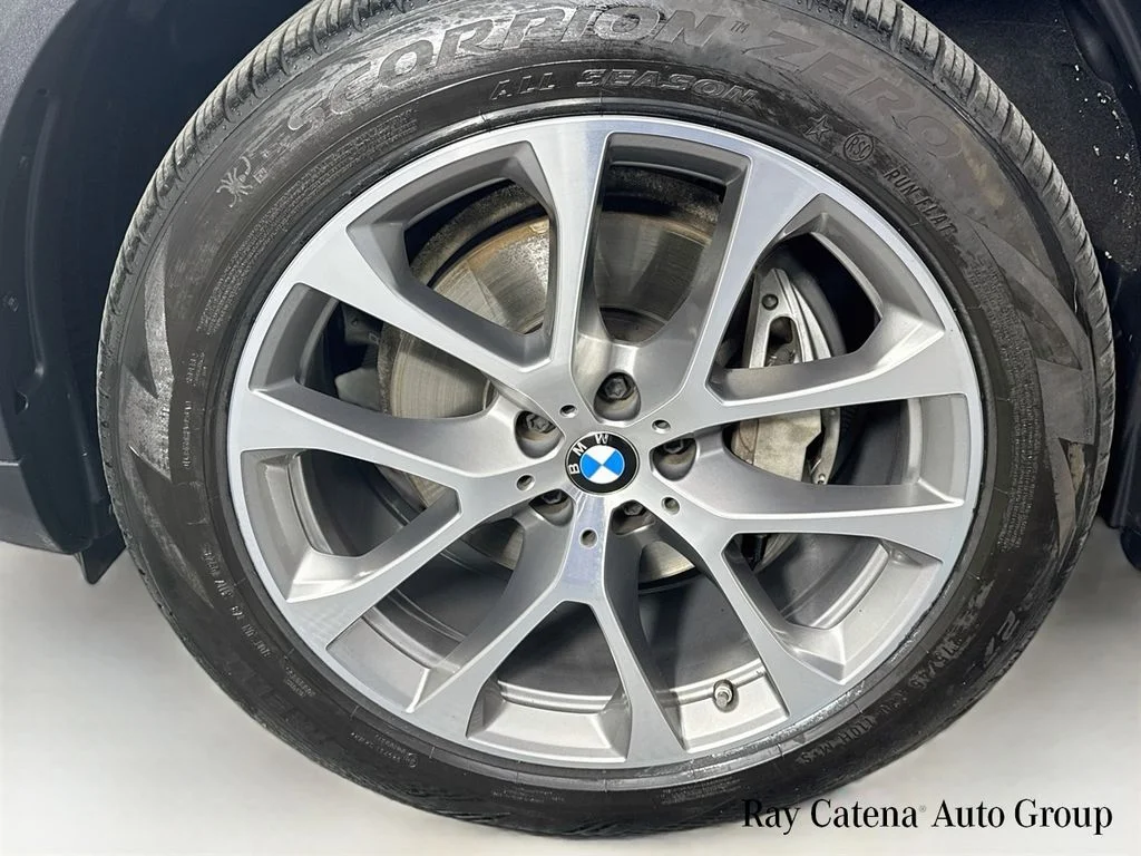 Used 2024 Gray BMW xDrive40i image 32