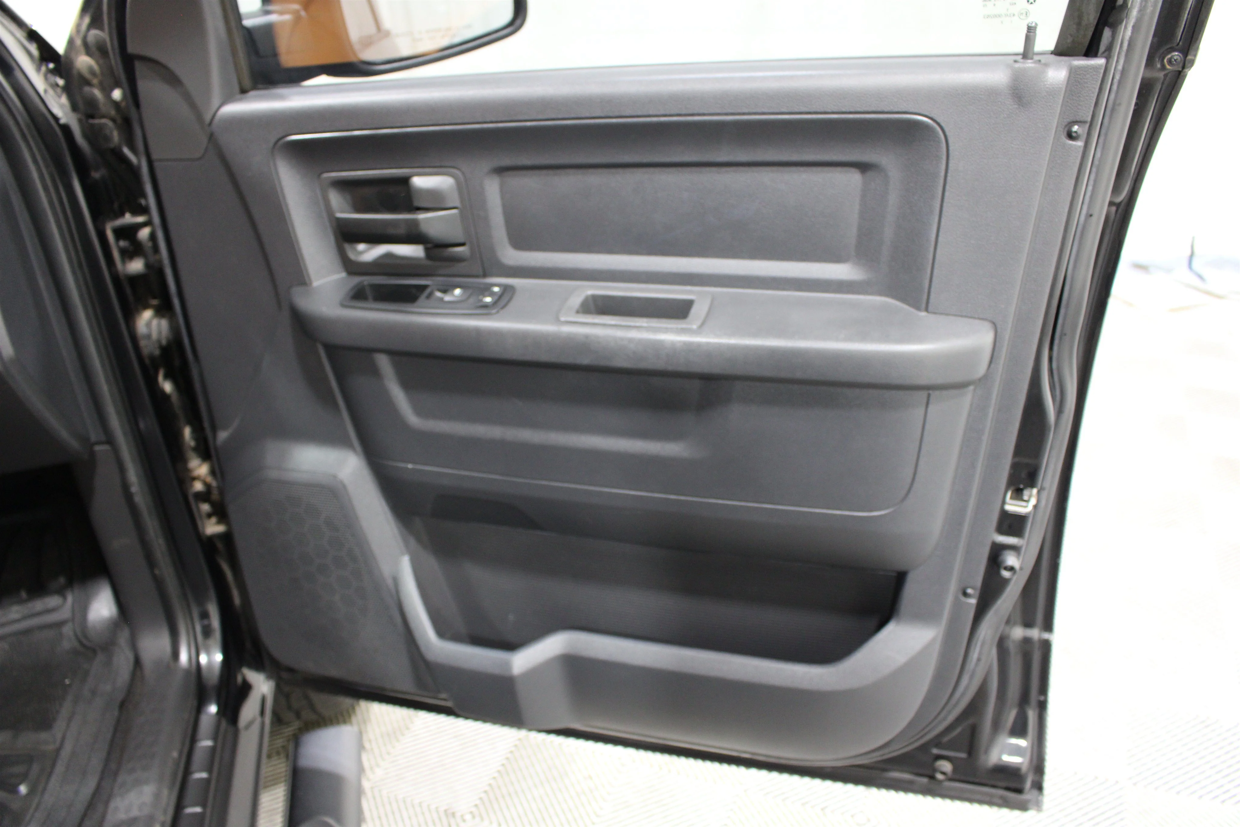 2009 Dodge Ram 1500 Pickup ST - Photo 15