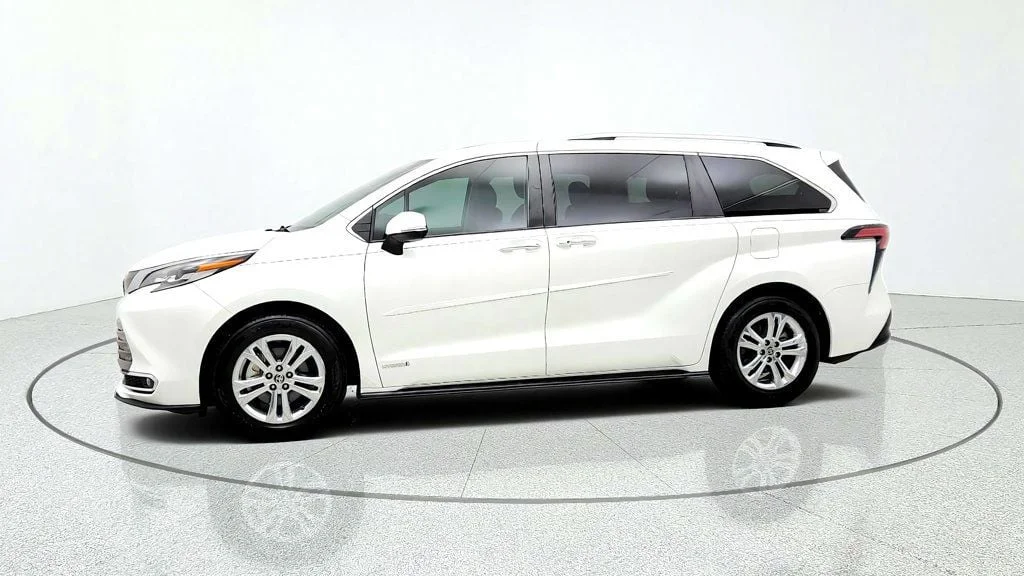 Used 2021 Blizzard Pearl Toyota Platinum AWD 7-Passenger image 8