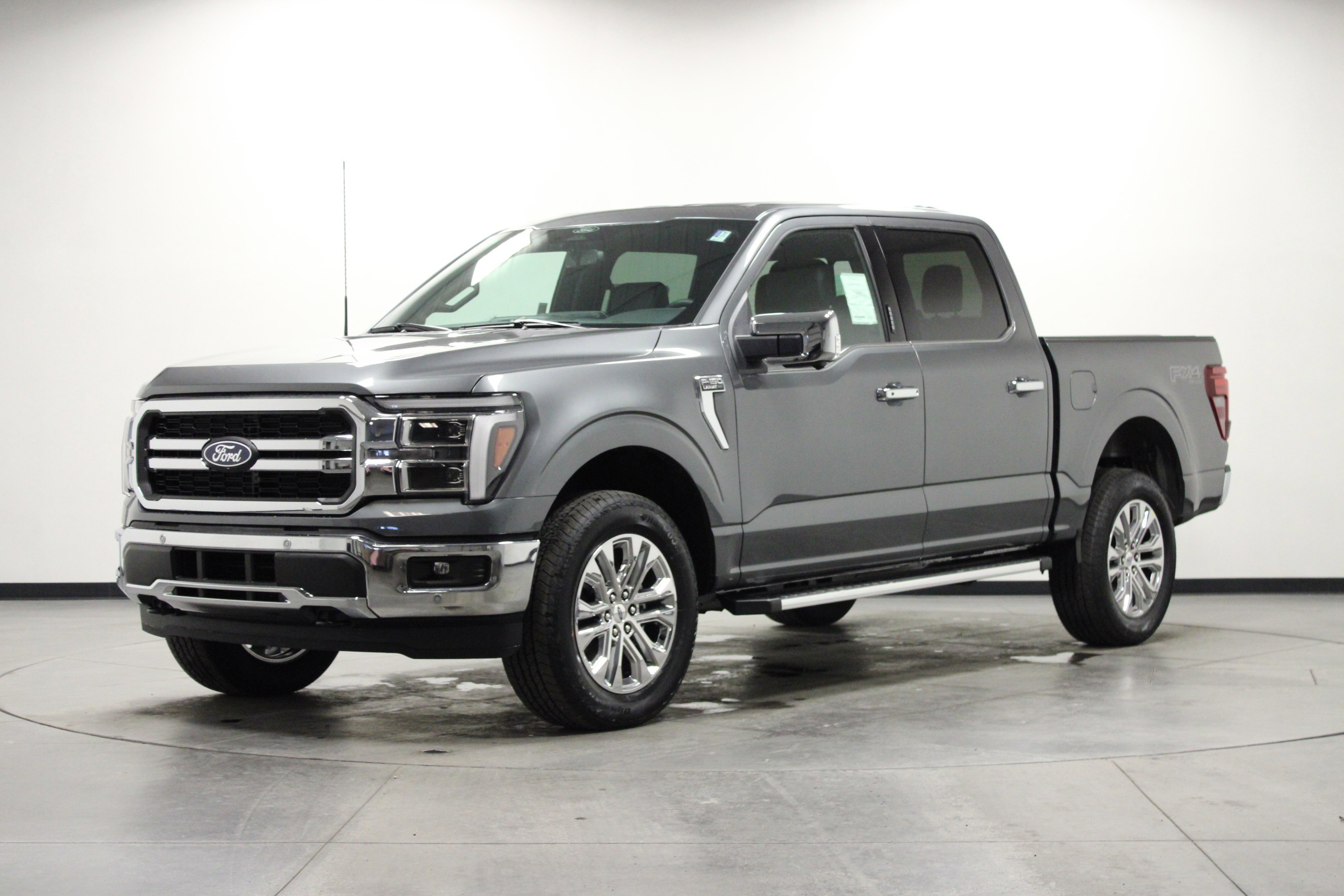 New 2026 Carbonized Gray Metallic Ford LARIAT image 8