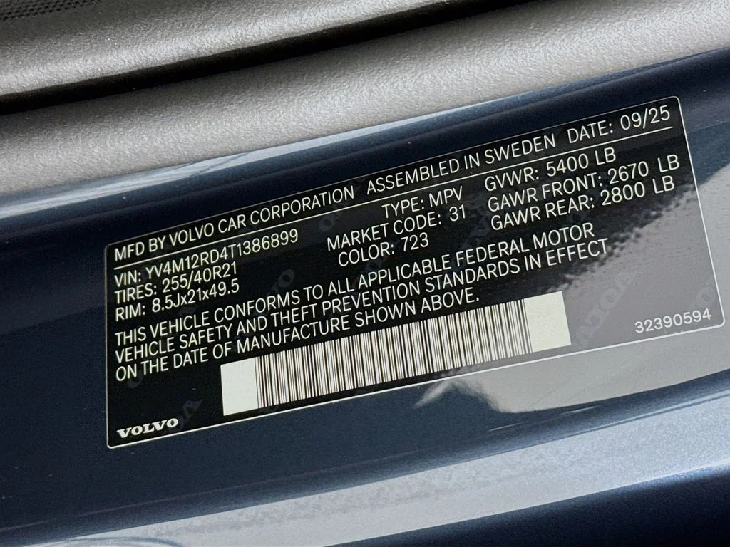 New 2026 Denim Blue Metallic Volvo B5 Ultra Black Edition image 27