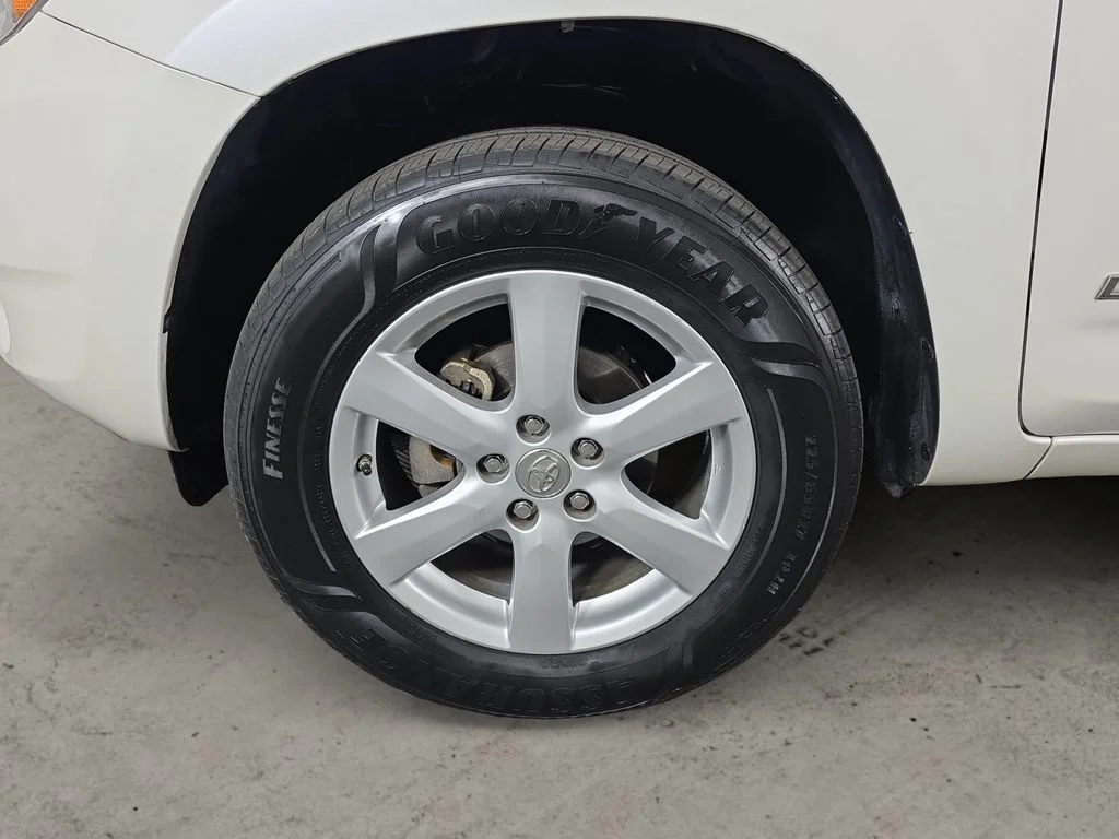 Used 2007 Blizzard Pearl Toyota Limited image 9