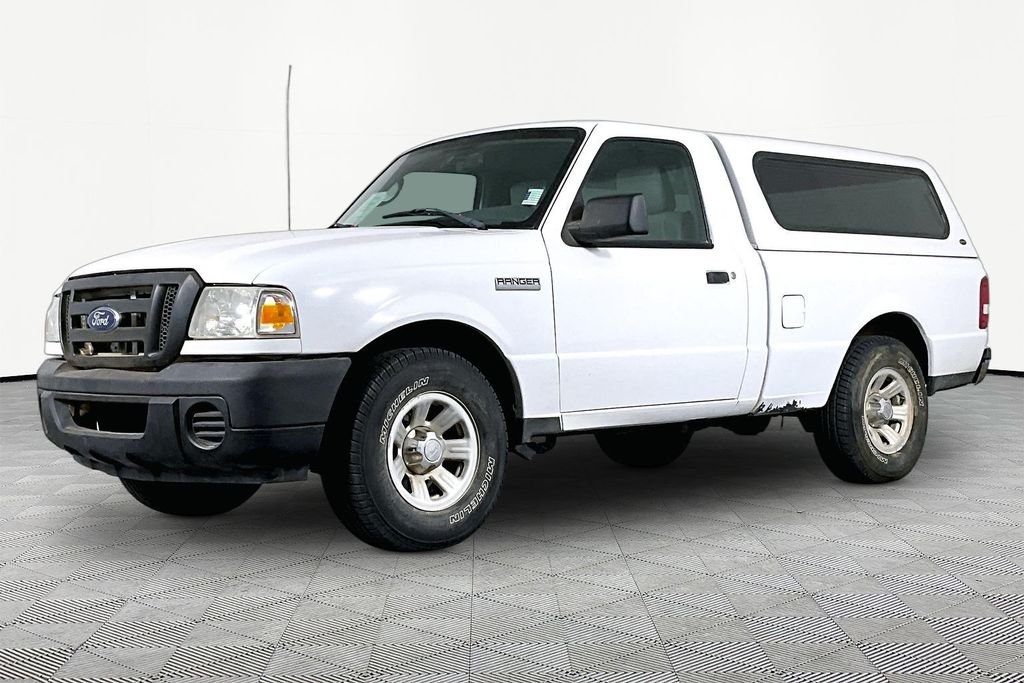 Used 2011 White Ford XL image 1