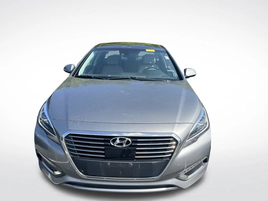 Used 2017 Gray Hyundai Limited image 4