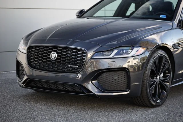 New 2024 Gray Jaguar R-Dynamic SE image 2