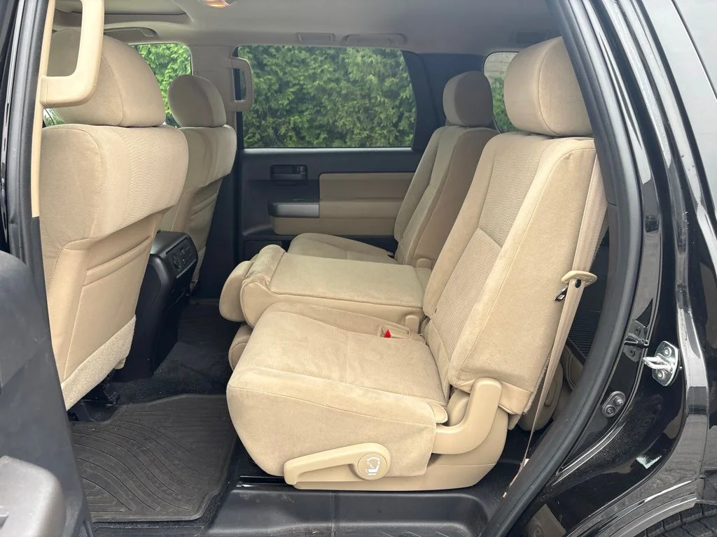Used 2015 Black Toyota SR5 image 10