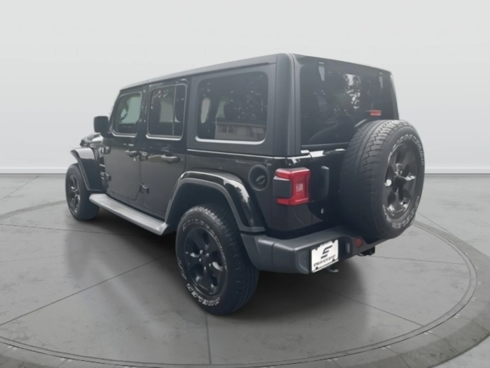 Used 2018 Black Jeep Unlimited Sahara image 3