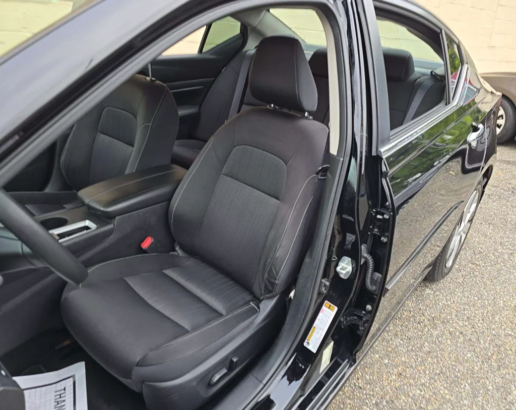 Used 2020 Black Nissan 2.5 S image 5