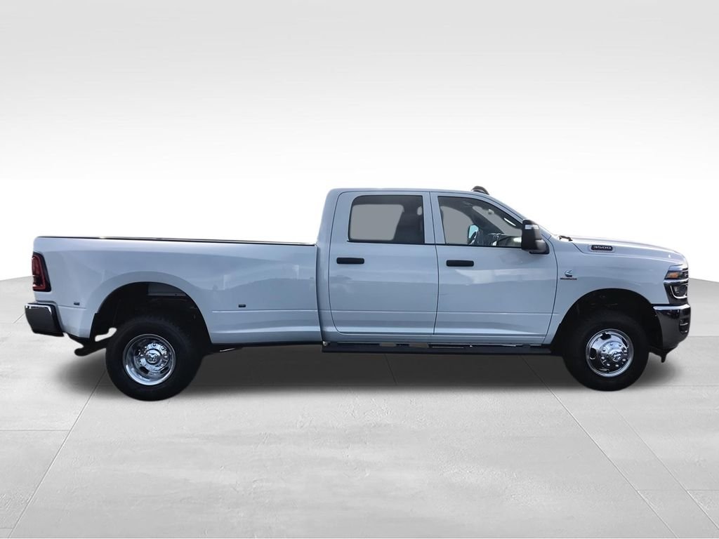 New 2026 Bright White Clear-Coat Exterior Paint RAM Tradesman image 9