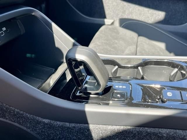 2026 Volvo XC40 Ultra Black Edition - Photo 19