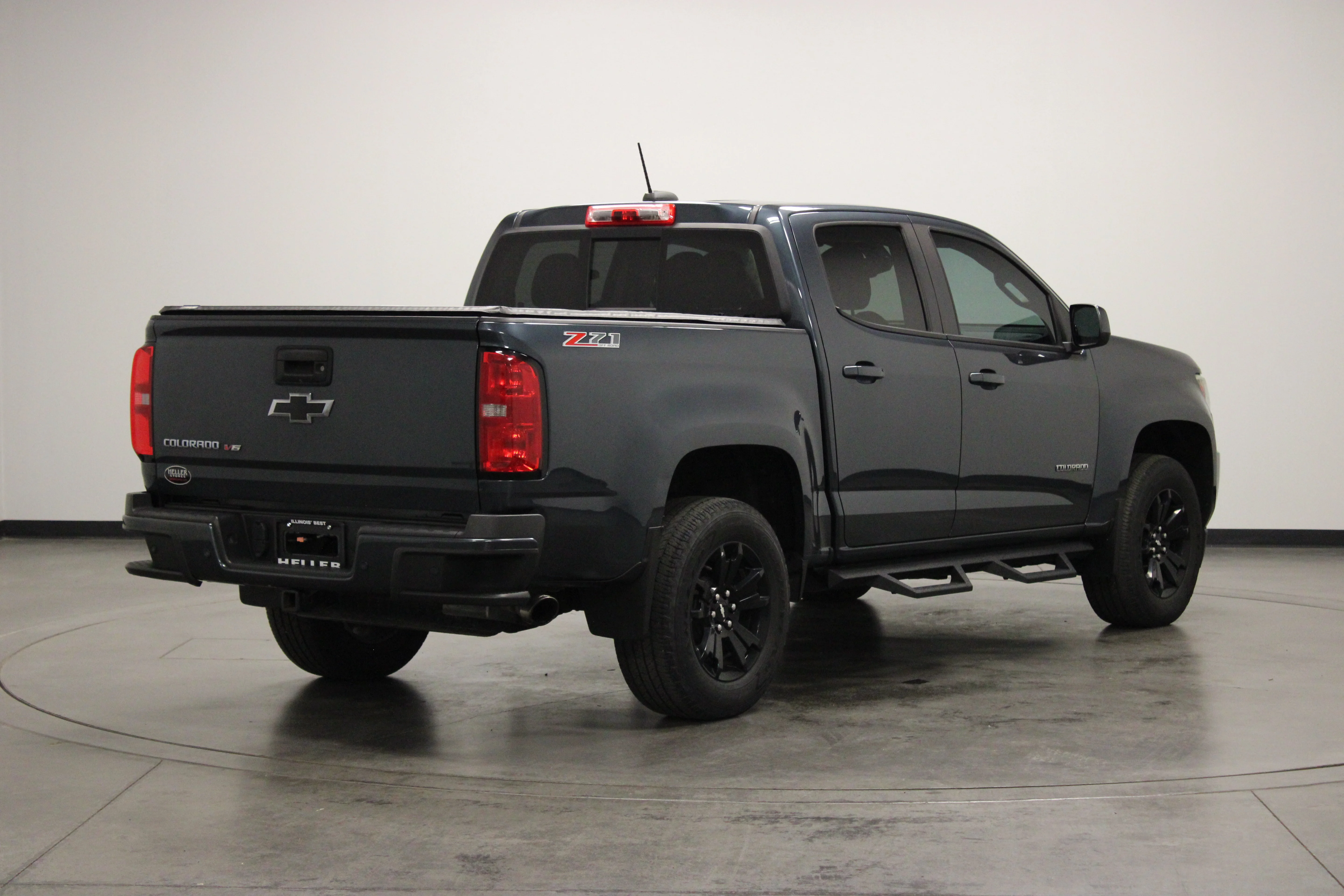 Used 2019 Shadow Gray Metallic Chevrolet Z71 image 8