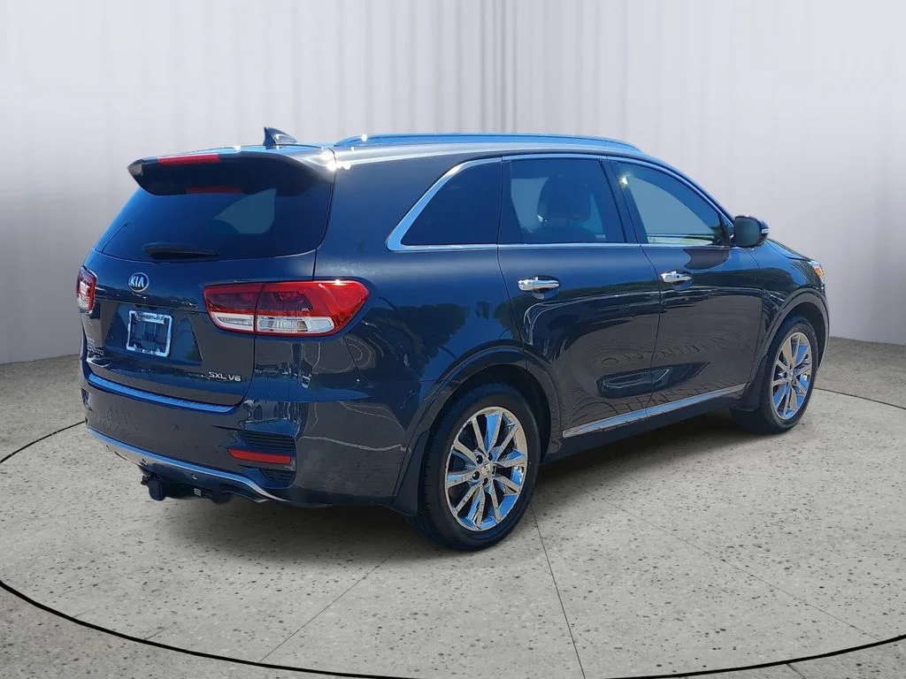 Used 2017 Gray Kia SX Limited image 3