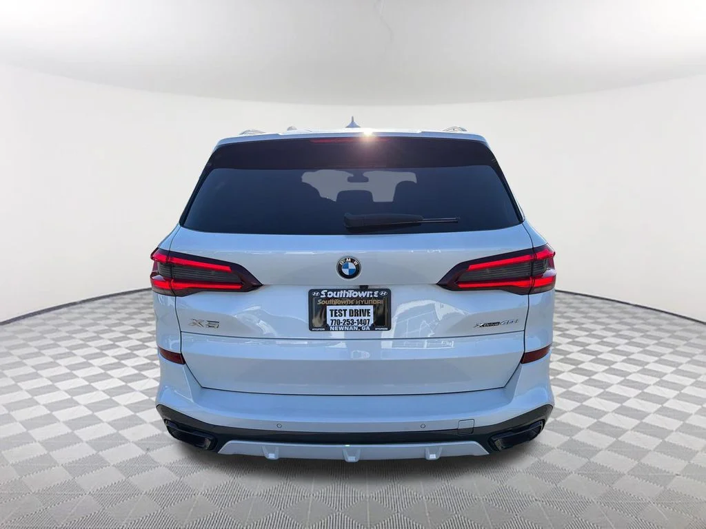 Used 2023 White BMW xDrive40i image 6