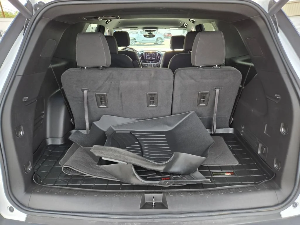 Used 2023 SUMMIT WHITE Chevrolet LT Cloth image 14