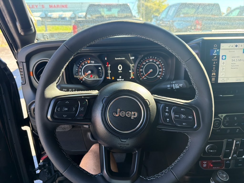 Used 2026 Black Jeep Mojave X image 17