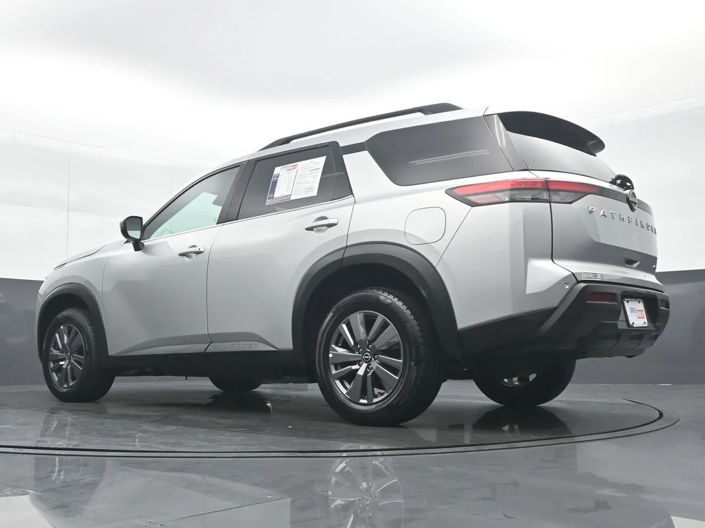 Used 2025 Silver Nissan SV image 29