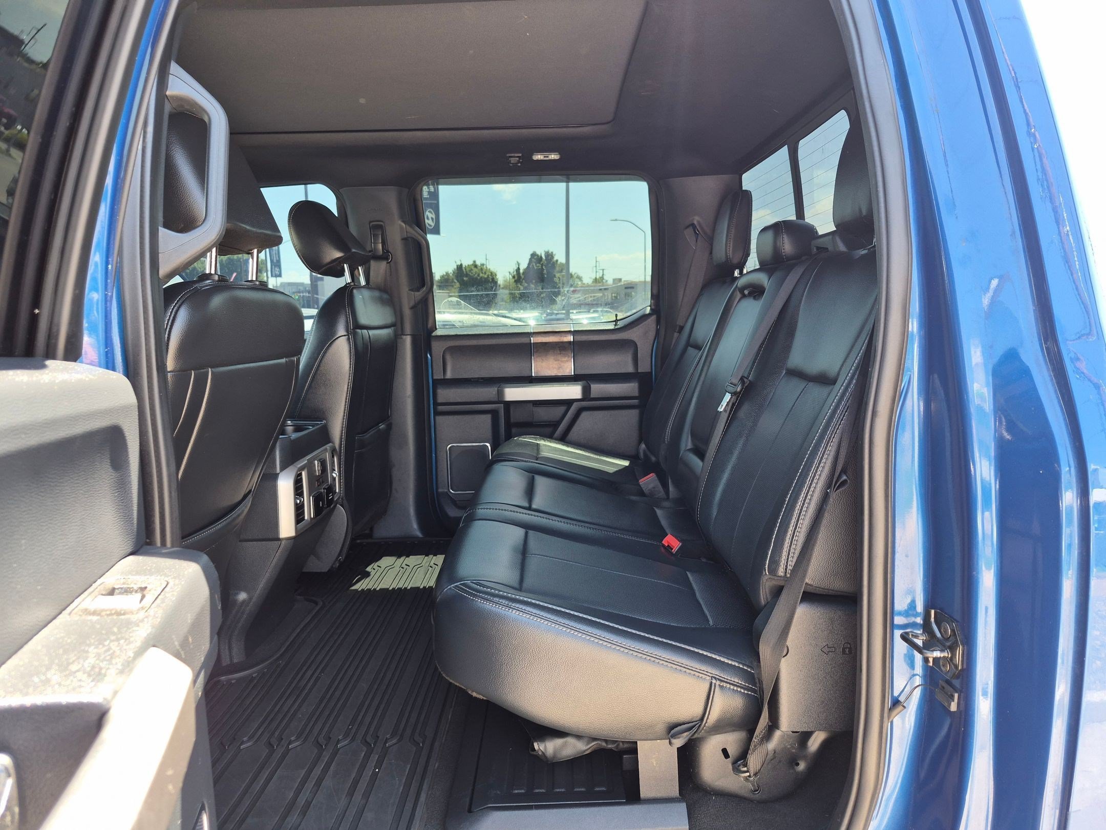 Used 2022 Blue Metallic Ford LARIAT image 27