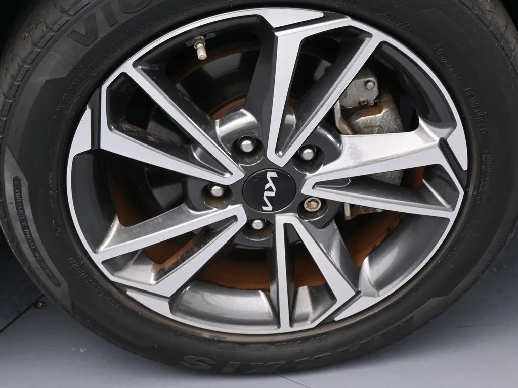 Used 2022 Steel Gray Kia LXS image 37