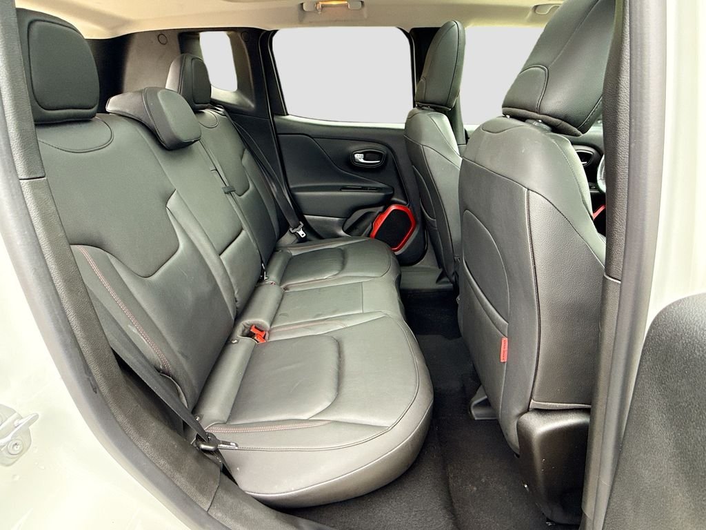Certified Used 2019 Alpine White Clearcoat Jeep Trailhawk image 27
