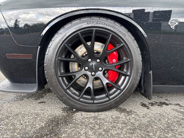 Used 2016 Pitch Black Clearcoat Dodge SRT Hellcat image 28