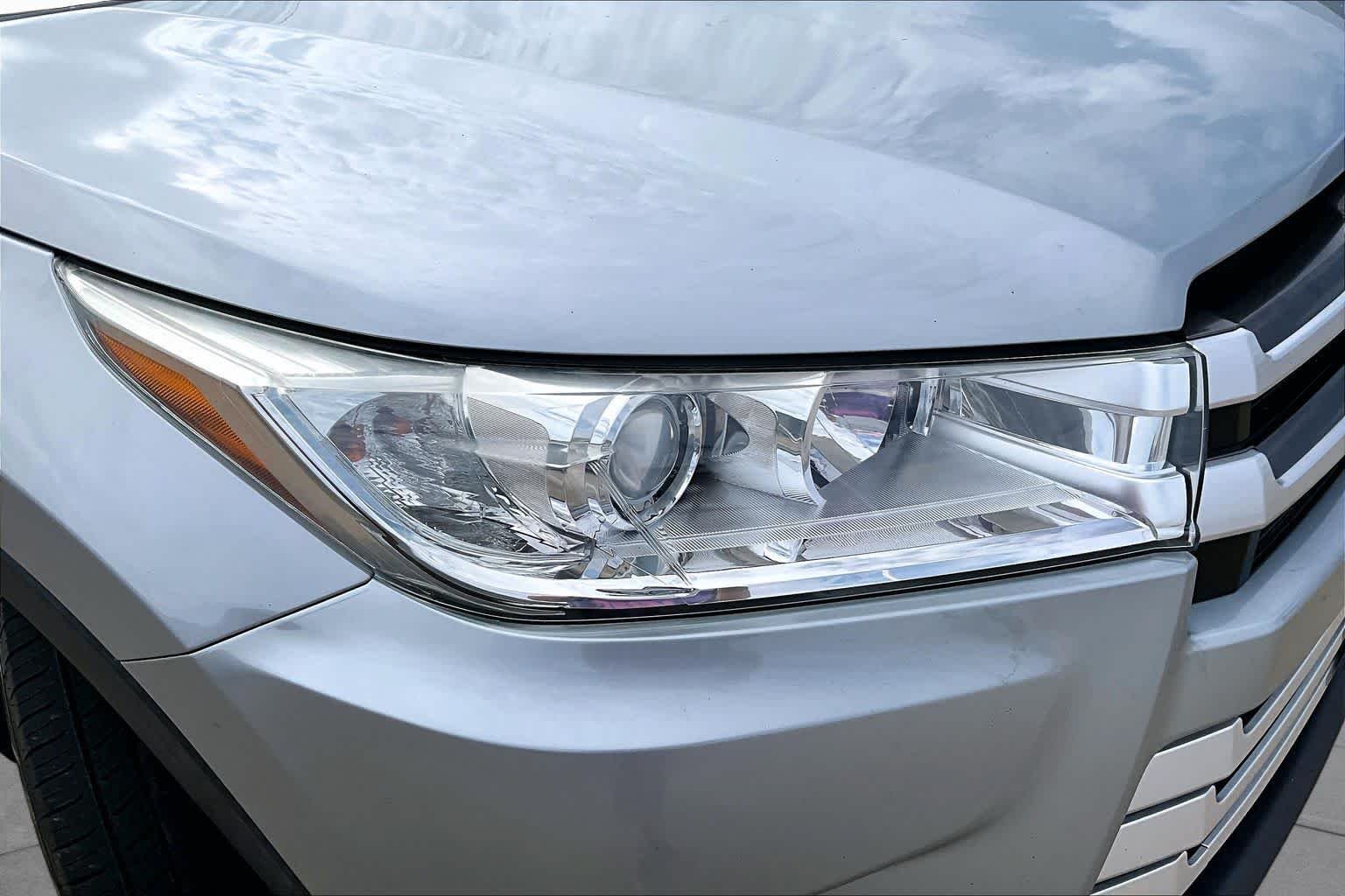 Used 2018 Celestial Silver Metallic Toyota LE Plus image 27