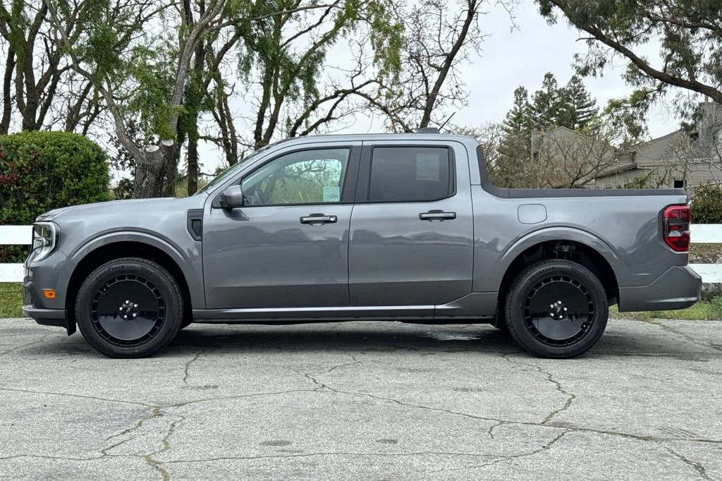 New 2026 Gray Metallic Ford Lobo™ image 7