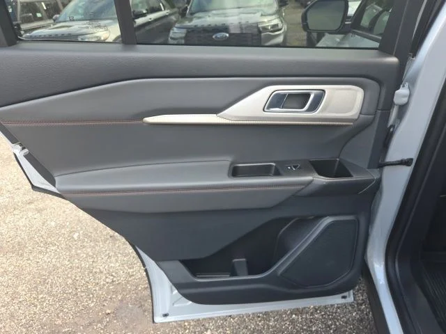 New 2026 Space White Metallic Ford Active image 39