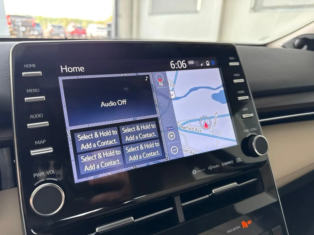 Used 2020 Pearl Toyota Limited image 21