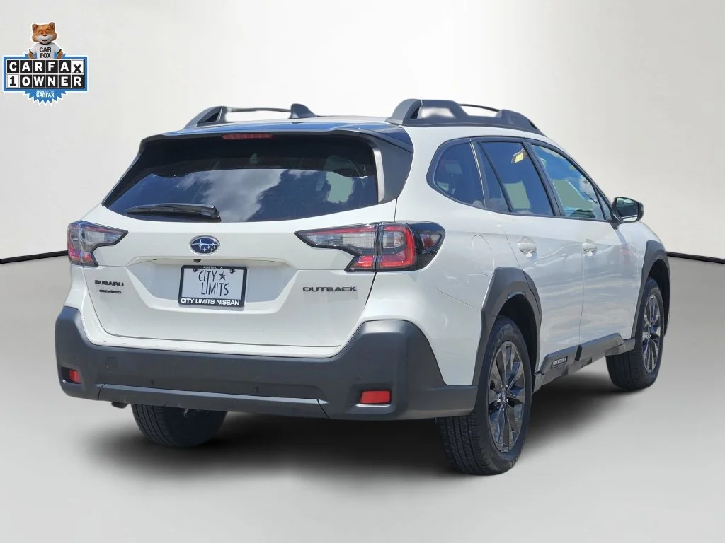 Used 2025 White Subaru Onyx Edition image 5
