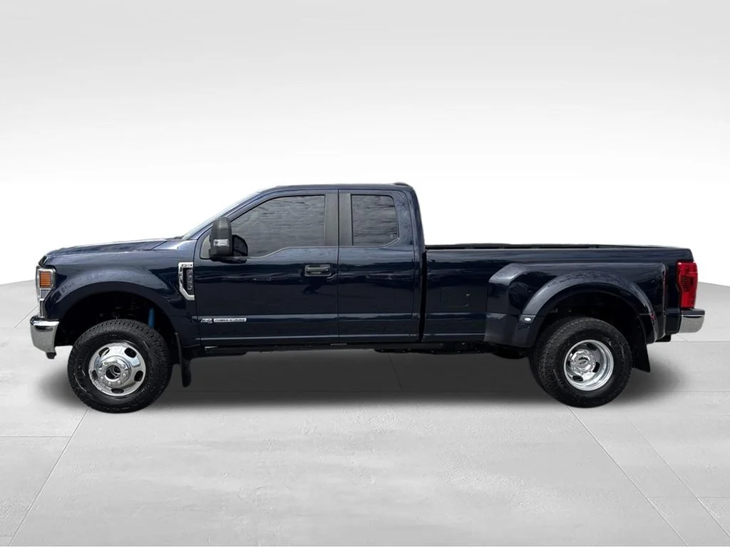 Used 2022 Blue Ford XL image 2