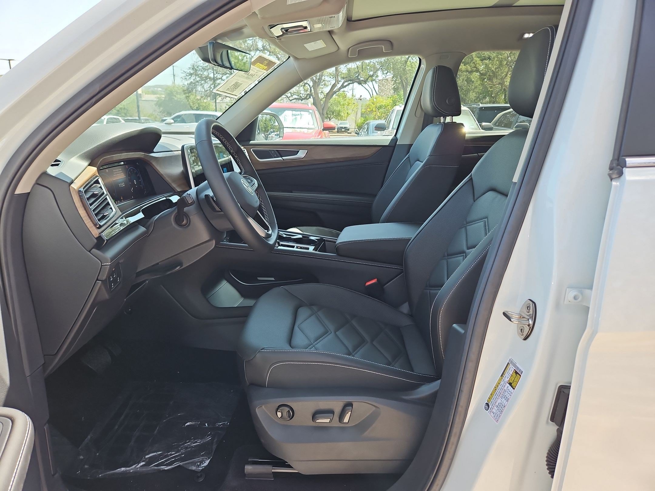 New 2026 Opal White Pearl Volkswagen 2.0T SE w/Technology image 9