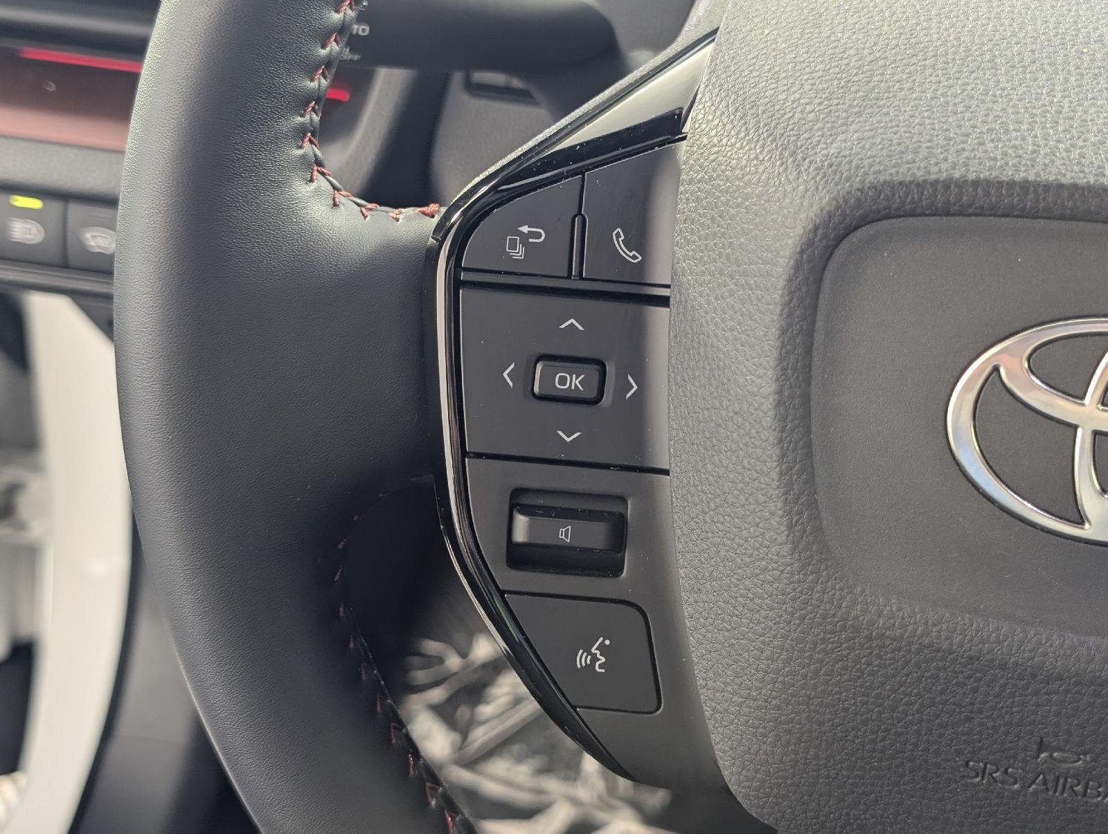Used 2023 Wind Chill Pearl Toyota XSE image 17
