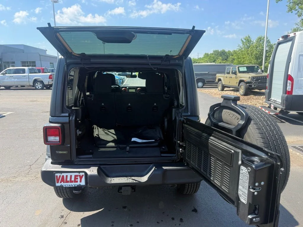 Used 2022 Black Jeep Unlimited Sport S image 47