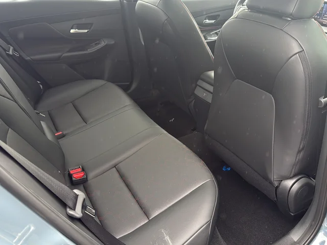 New 2026 Atlantic Gray Metallic / Super Black Two-tone Nissan SR image 17