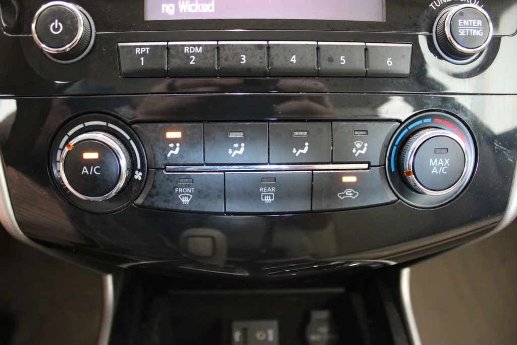 Used 2014 Saharan Stone Nissan 2.5 S image 8