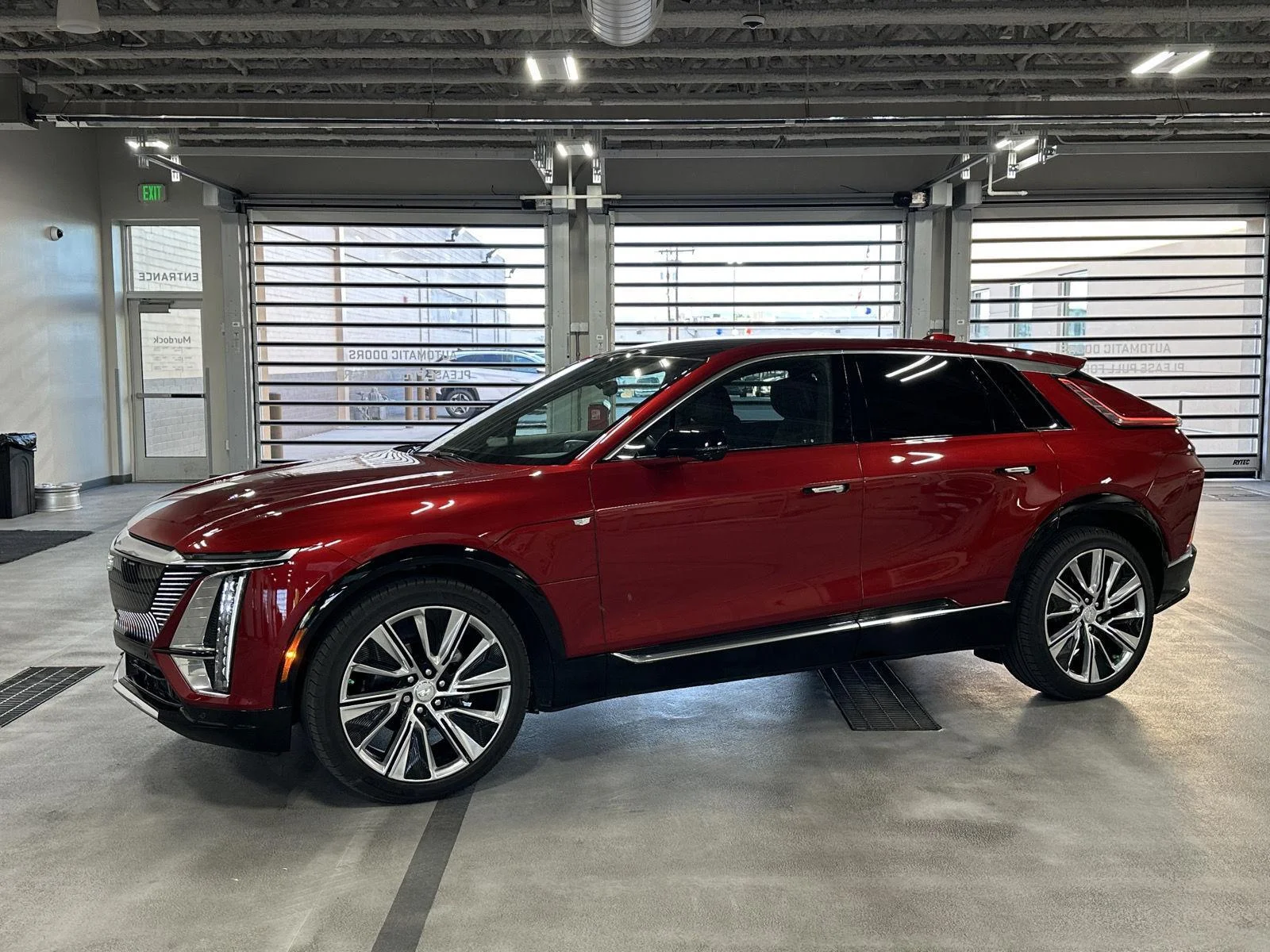 2024 Cadillac Lyriq Luxury 3 AWD's photo