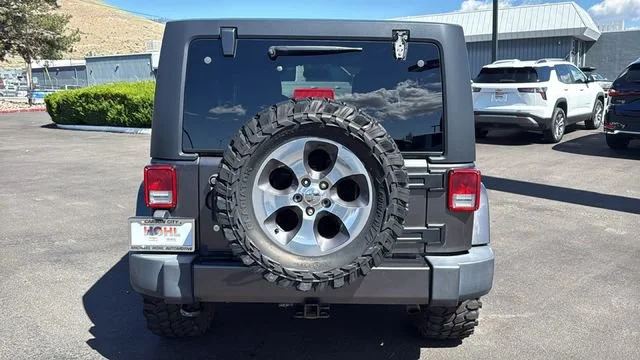 Used 2018 Gray Jeep Sahara 4x4 image 4