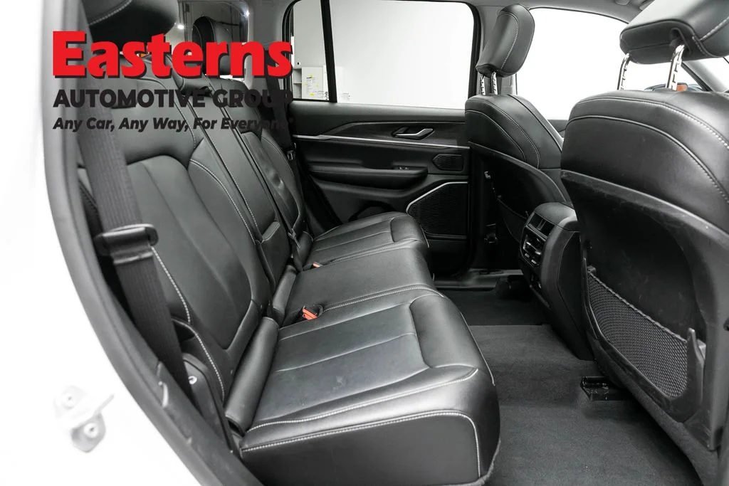 Used 2025 Silver Mitsubishi 2.0 SE image 53