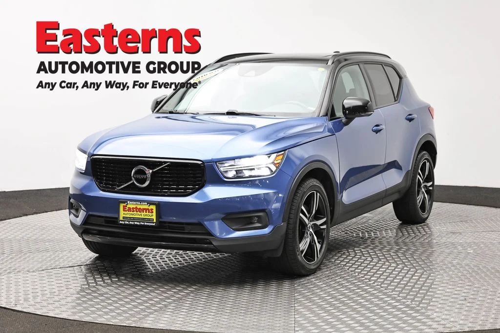 Used 2020 Blue Volvo R-Design image 1