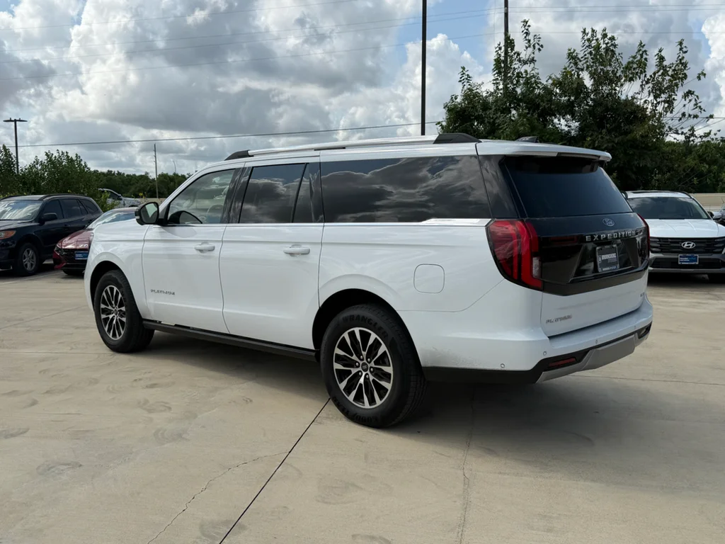 Used 2025 Oxford White Ford Platinum image 3