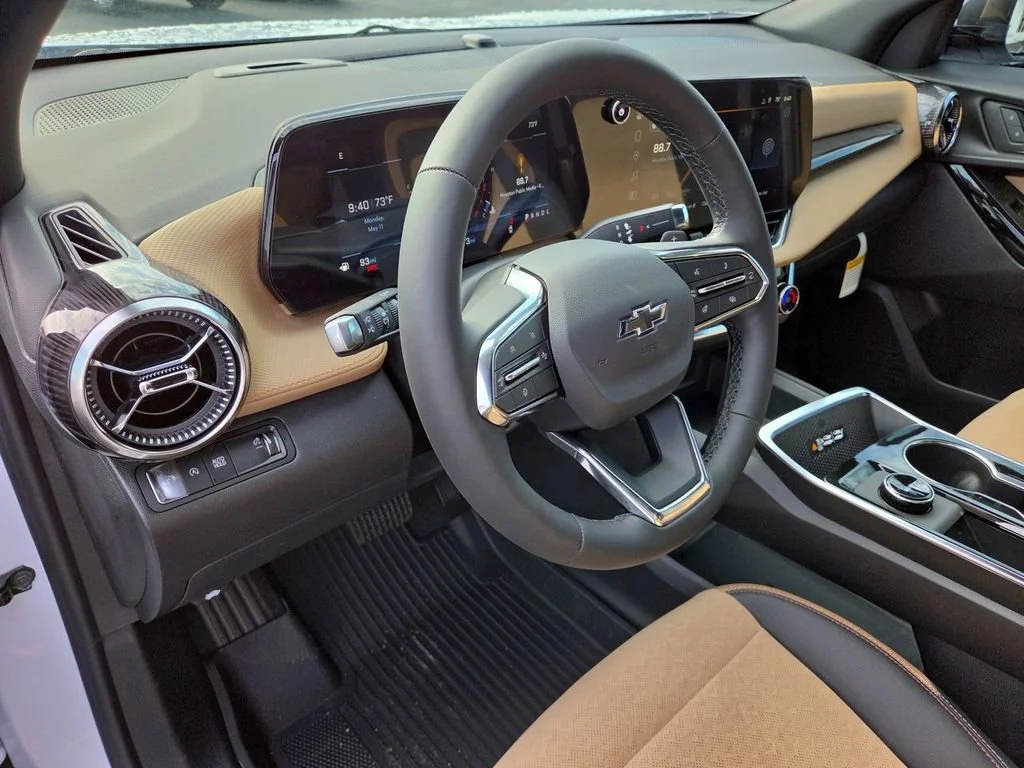 New 2026 Polar White Tricoat Chevrolet ACTIV image 2