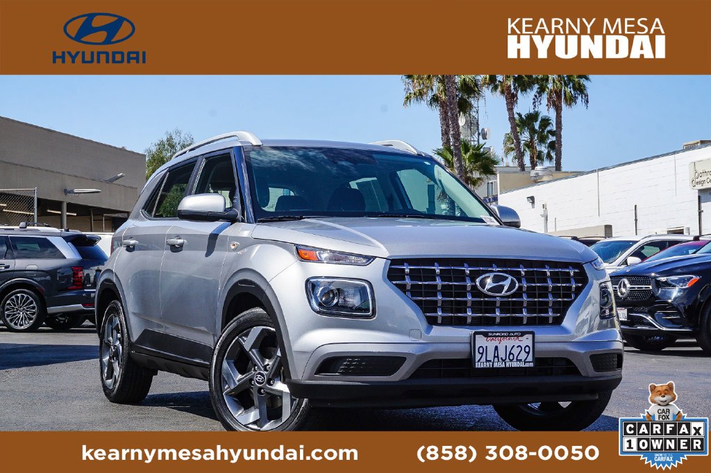 Used 2024 Silver Hyundai SEL image 1