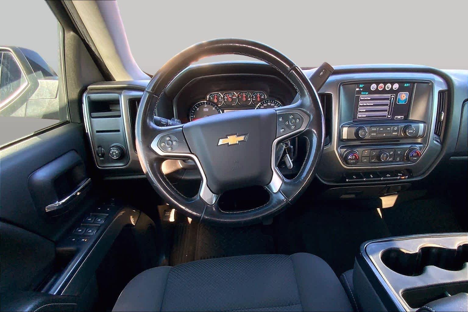 Used 2018 Black Chevrolet LT image 6