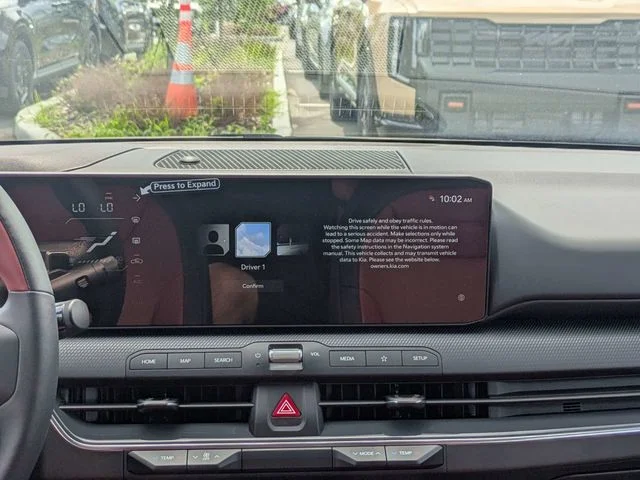 New 2026 Snow White Pearl Kia GT-Line image 18
