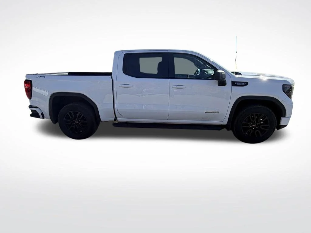 Used 2023 SUMMIT WHITE GMC Elevation image 7